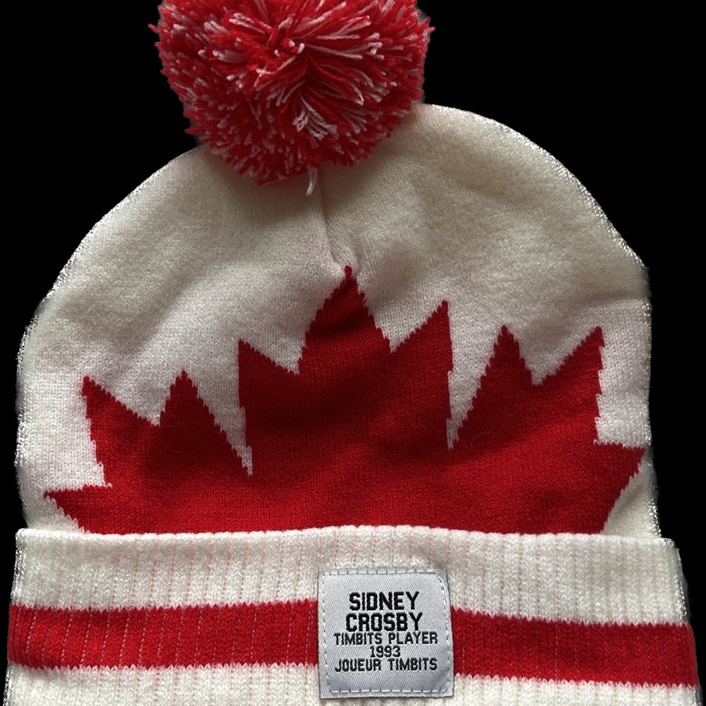 Tim Hortons Toque Sidney Crosby Pompom Beanie Red & White Winter Hat Maple Leaf